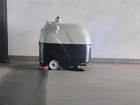 驚爆！坦力工廠自動掃地機(jī)器人，怎樣讓 6 千平汽車車間一塵不染？