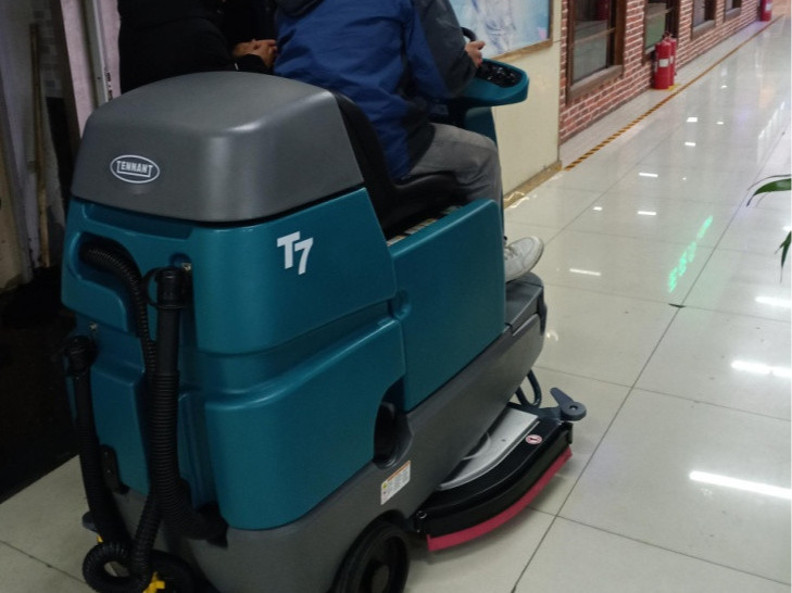 氣溫下降洗地機(jī)該如何保養(yǎng)？