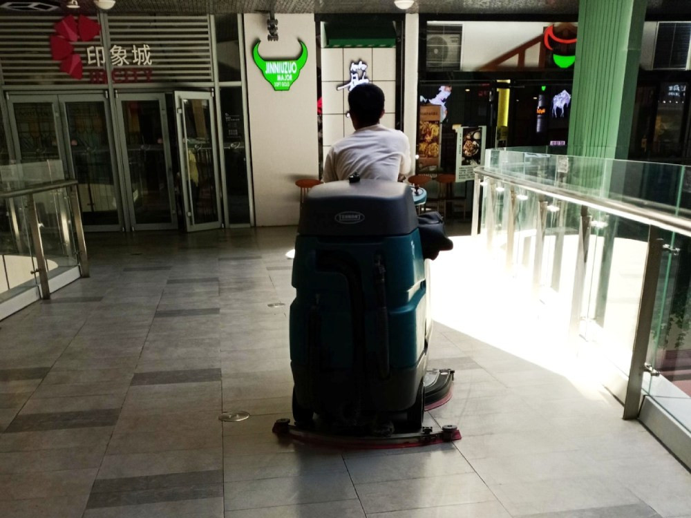 商用辦公樓適合使用駕駛式洗地機(jī)嗎？