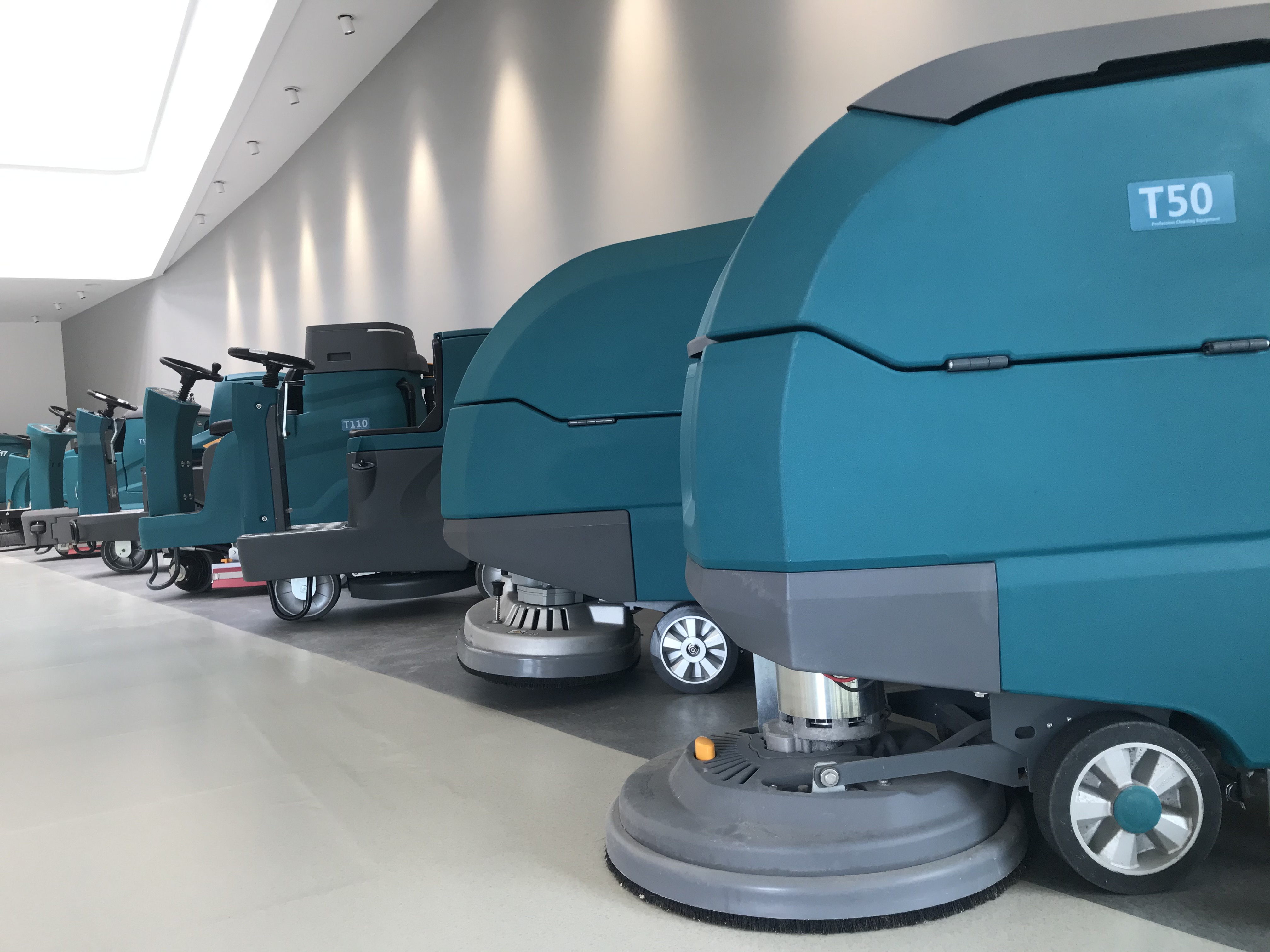 為什么有這么多型號(hào)的工商業(yè)洗地機(jī)呀？