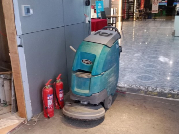 【客戶案例】濟(jì)南ACE健身俱樂部租賃坦能T300手推式洗地機一臺