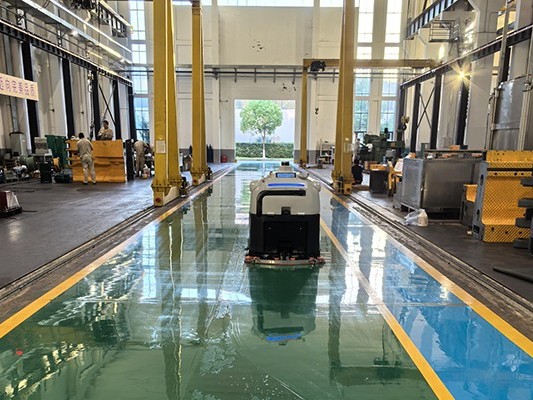 14億多人從“用上電”到“用好電”，坦力工業(yè)洗地機(jī)器人助力工廠地面清潔