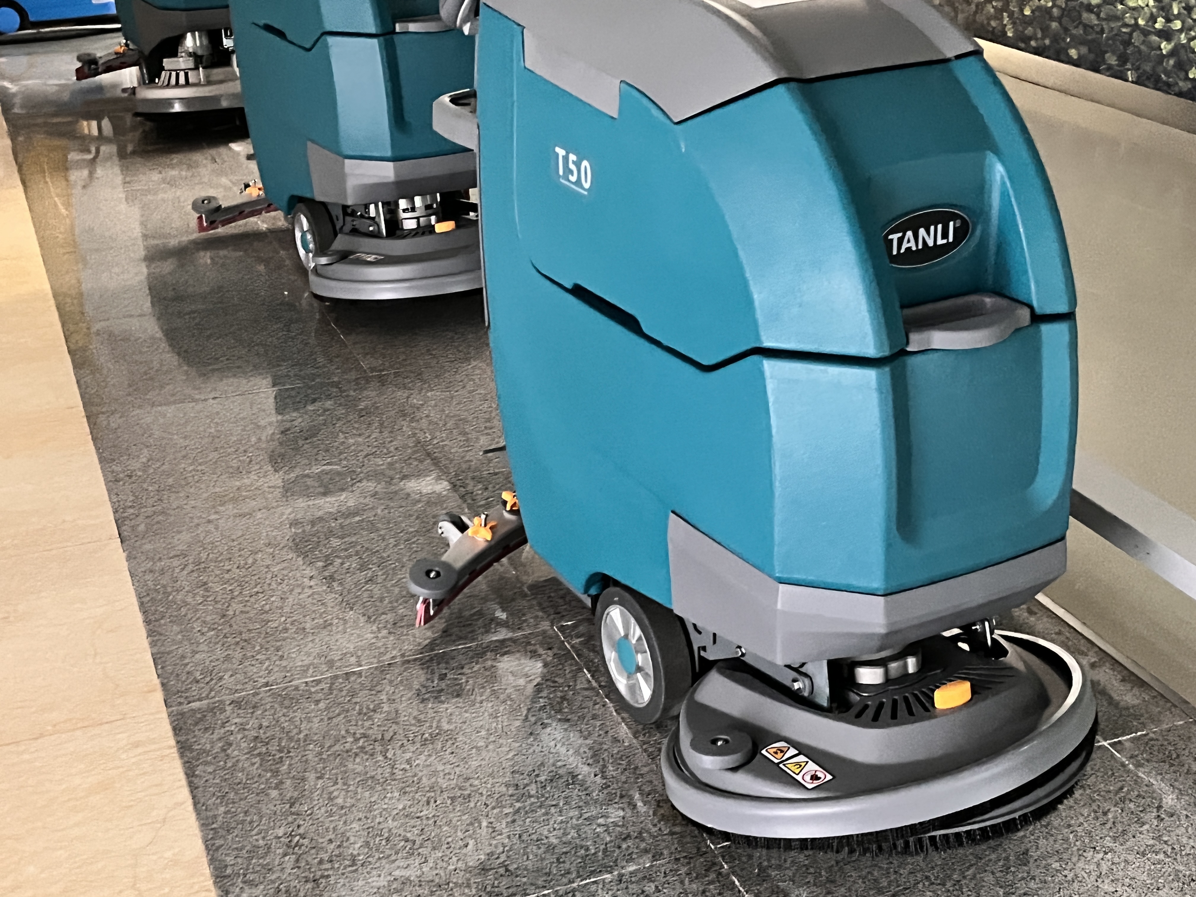 辦公樓、寫(xiě)字樓如何選擇洗地機(jī)？