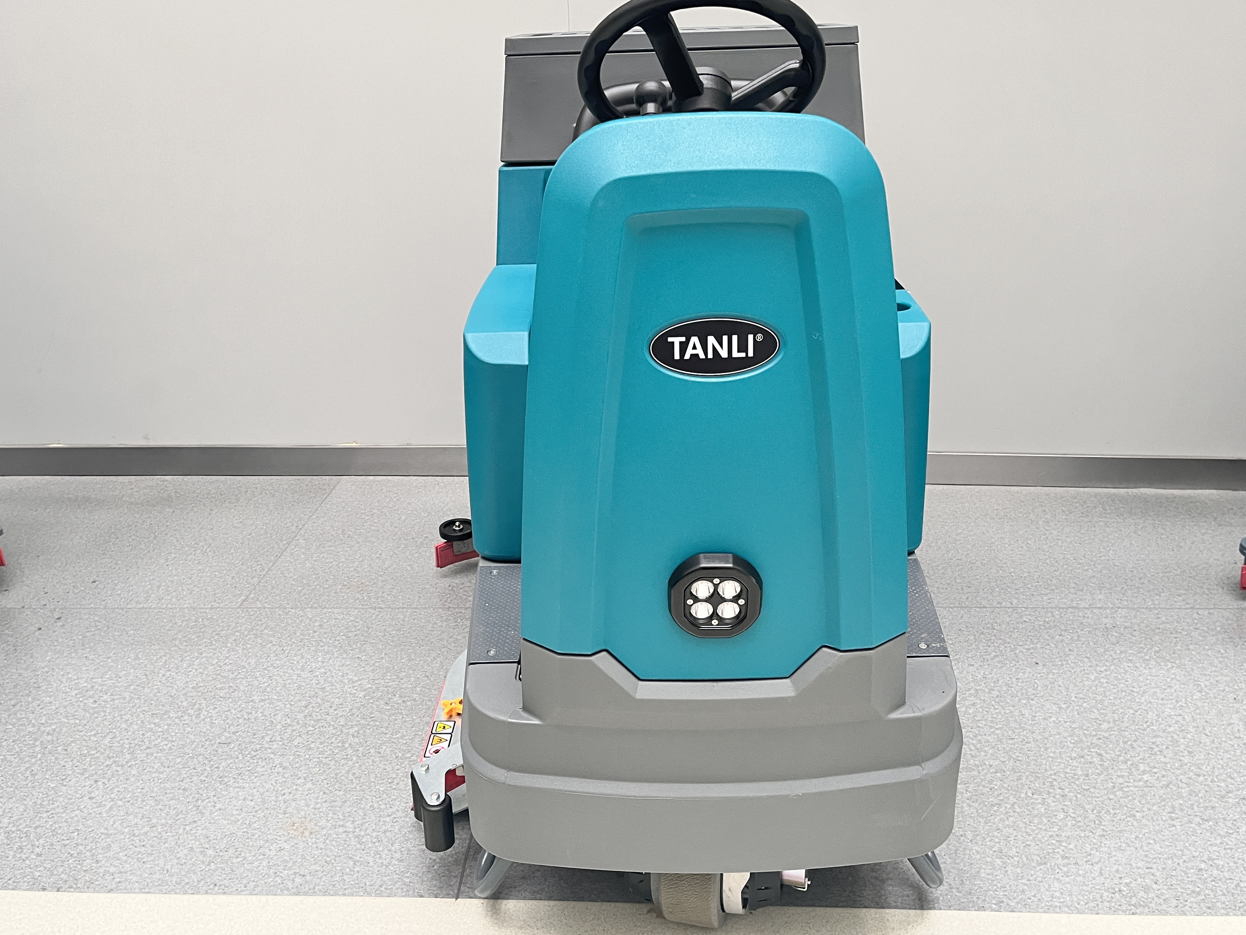 洗地機(jī)選購誤區(qū)——進(jìn)口的就是好的嗎？