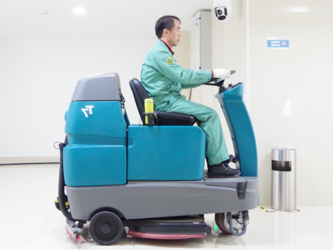 醫(yī)院場所如何選擇工業(yè)洗地機？